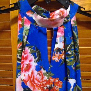 Rose + Olive Short Sleeve Blouse M